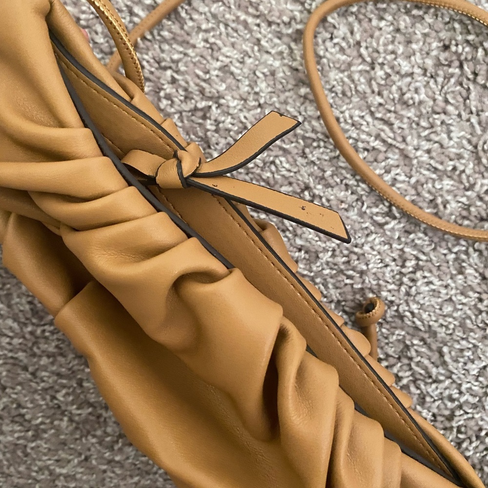 Mango Pleated Volume Bag - Picture 4 of 5